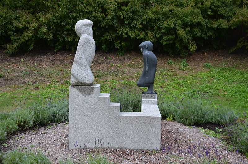 File:Kajsa Mattas skulptur Tallgården Blackeberg.JPG