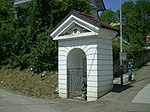 Niche chapel