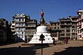 Kathmandu-Old City-06-Platz mit Stupa-2007-gje.jpg