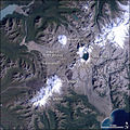 1万本の煙の谷とその周辺地域の衛星写真