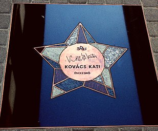 Előadóművész Kovács Kati: Művészi pályája, Nemzetközi sikerek, Érdekességek, rekordok