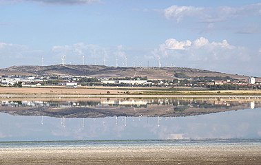 Laguna Larga, al fondo la sierra del Romeral