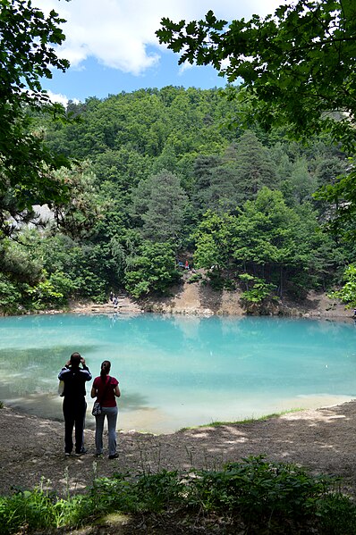 File:Lacul Albastru, Baia Sprie, 2017.jpg