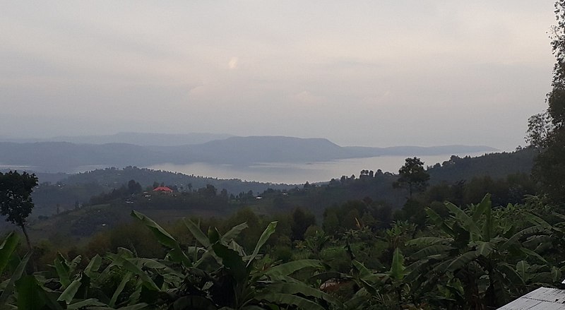 File:Lake kivu.jpg