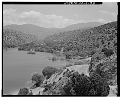 Embalse de Little Rock Creek Condado de Los Ángeles, California.jpg