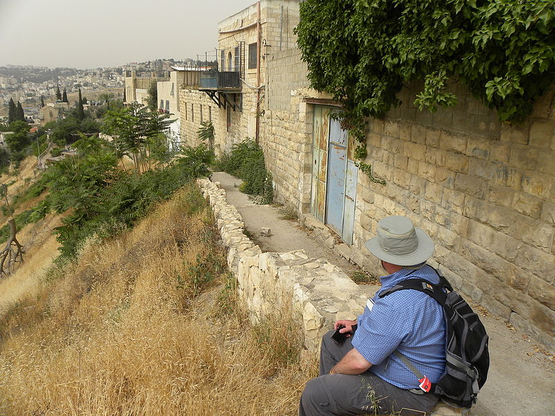 File:Looking over the Kidron Valley (6374479675).jpg