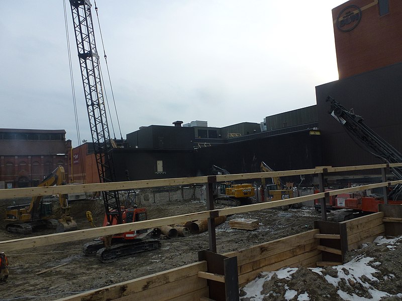 File:Looking south at an excavation east of the old Toronto Sun building, on King, 2014 01 31 (18).JPG - panoramio.jpg