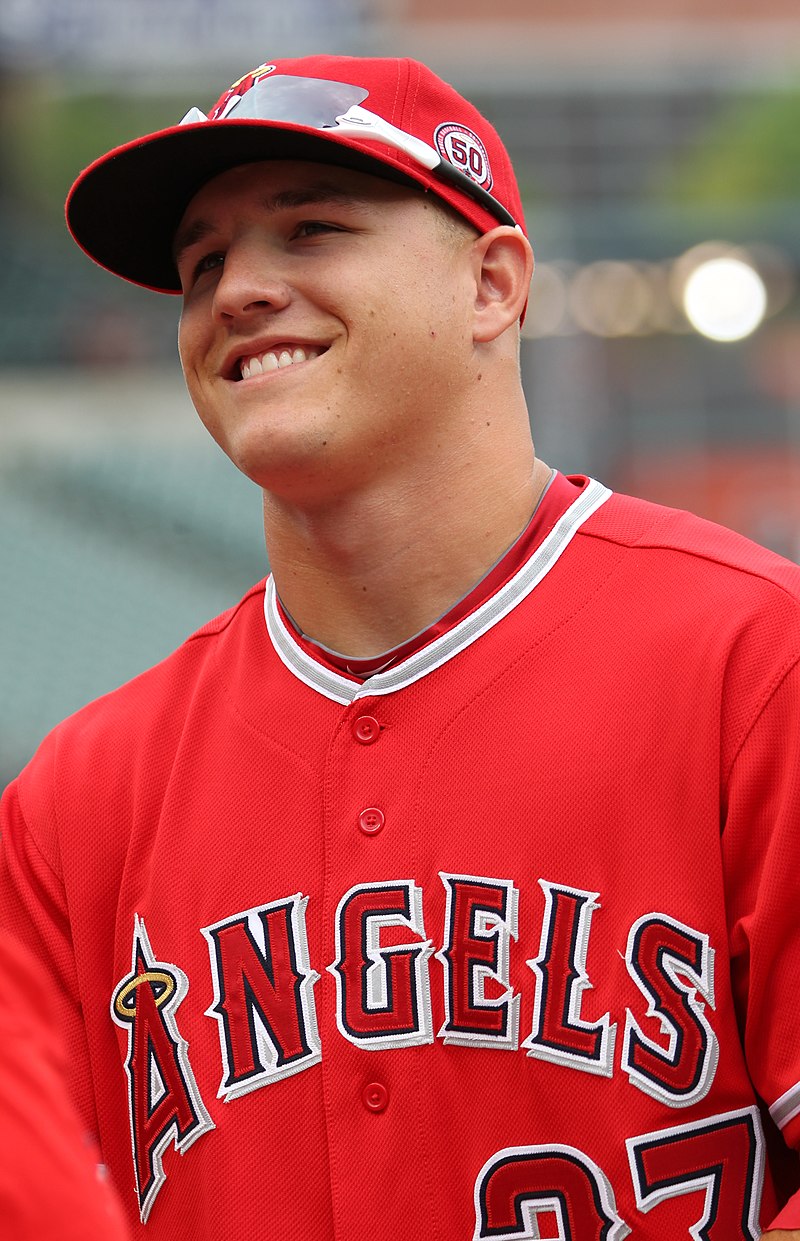 File:Los Angeles Angels center fielder Mike Trout (27) (5971760364).jpg -  Wikimedia Commons