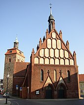 St. Johanniskirche, dahinter der Marktturm