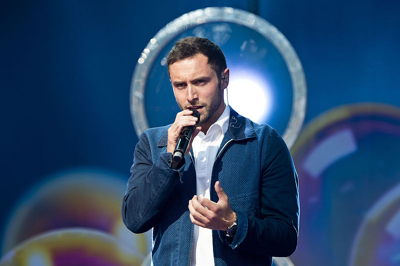 File:Måns Zelmerlöw Performing.jpg