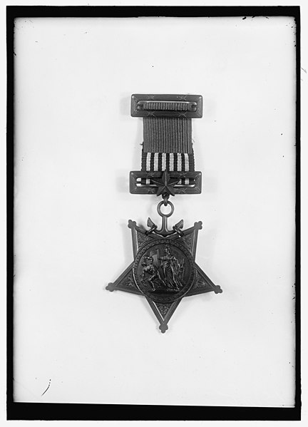 File:MEDALS, DECORATIONS, ETC. NAVY MEDAL OF HONOR LCCN2016869344.jpg