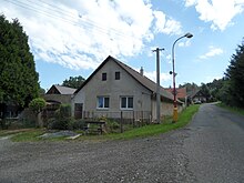 Soubor:Machovice_C._DomyHlavniCesta.jpg