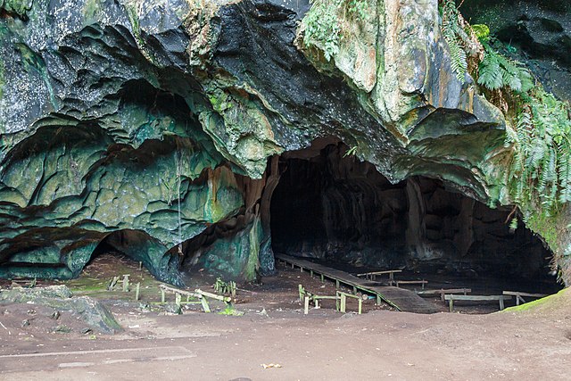 Entrance to the Madai Cave