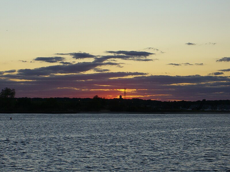 File:ManasquanBeachInlet9.15.07ByLuigiNovi7.jpg