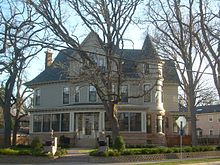 The house on Kenwood Parkway Mary Tyler Moore House 2.jpg
