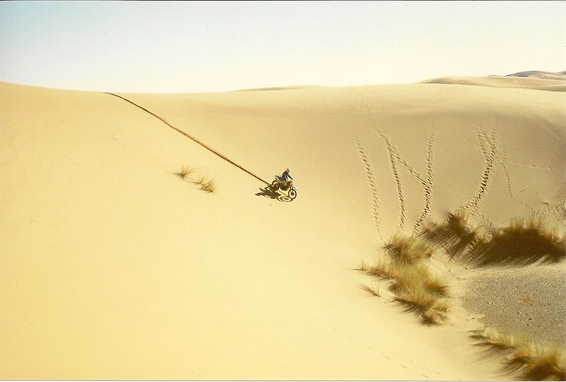 File:Merzouga - Erg Chebbi - 1990 - panoramio.jpg