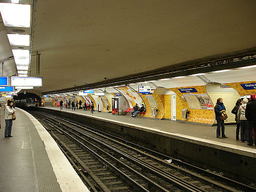 Metro de Paris - Ligne 2 - Charles de Gaulle - Etoile 04