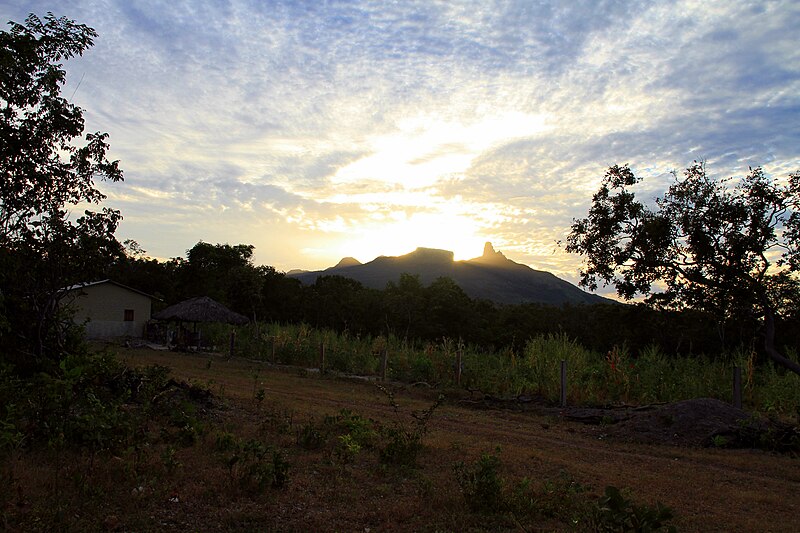 File:Morro do Moleque, Chapada dos Veadeiros, Goiás, Brasil.JPG