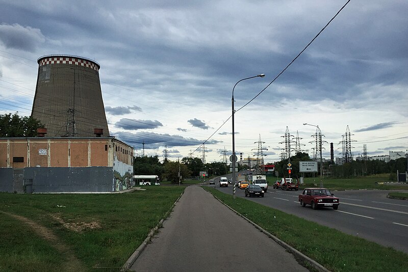 File:Moscow, cooling towers of the CHP-21 powerplant (31244034230).jpg