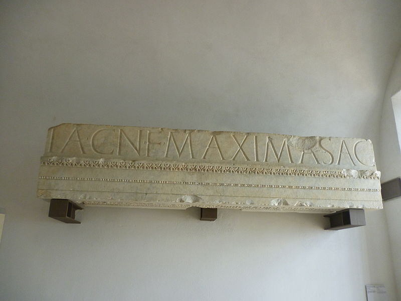 File:Museo archeologico dei Campi Flegrei 57.JPG