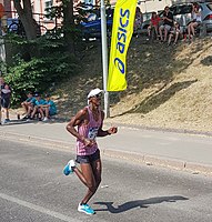 Mustafa Mohamed på varv 2 i Stockholm marathon 2018 vid Norrmälarstrand.