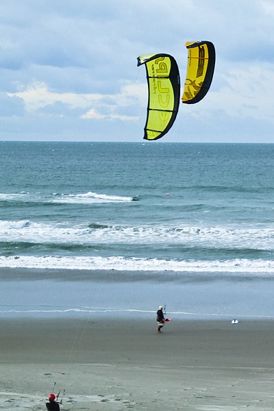 File:New Zealand Beach-3761.jpg