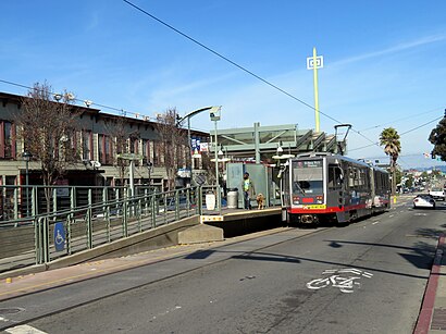 Northbound train at Kirkwood LaSalle station, January 2018.JPG