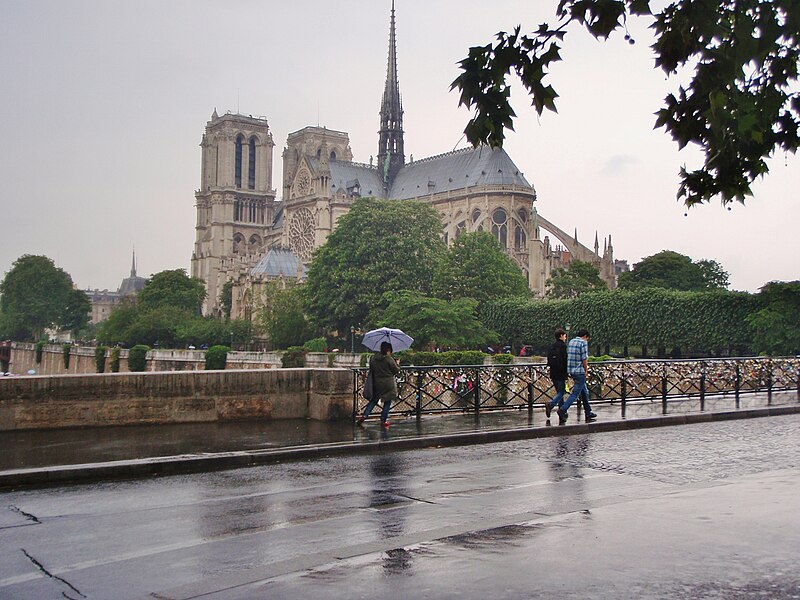 File:Notre-Dame de Paris, 29 April 2011 002.jpg