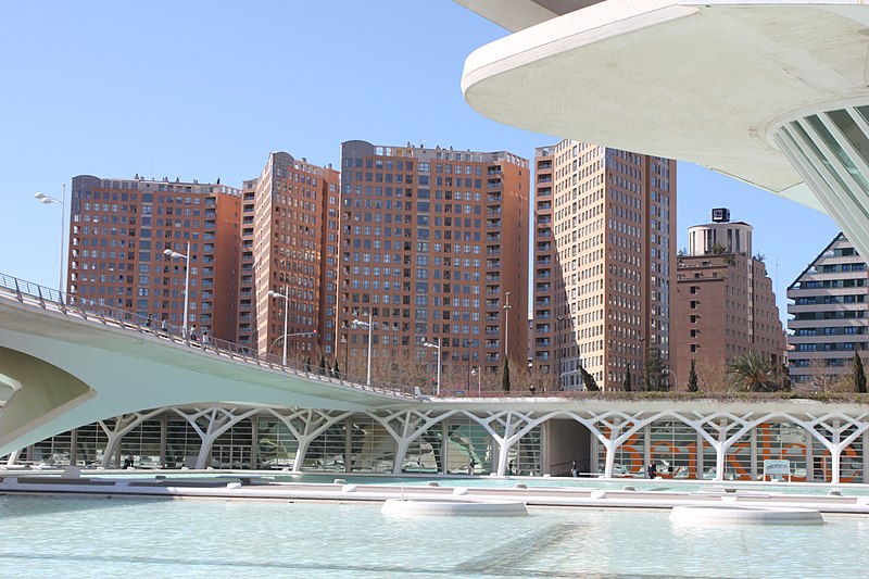 File:Nuevos edificios - panoramio.jpg