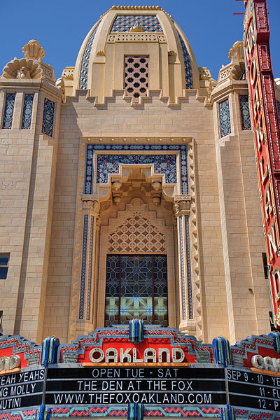 File:Oakland Fox Theatre.jpg