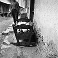 Otrok v zibki, Skomarje 1963.jpg