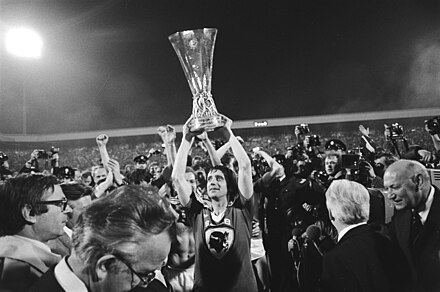 Willy van der Kuijlen celebrating with the UEFA Cup after the final victory in Eindhoven