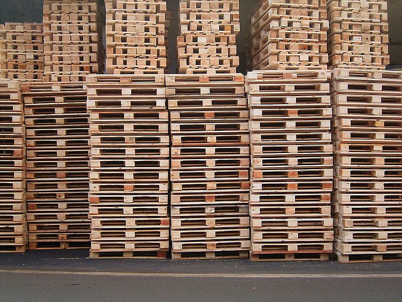 File:Pallets 07 ies.jpg