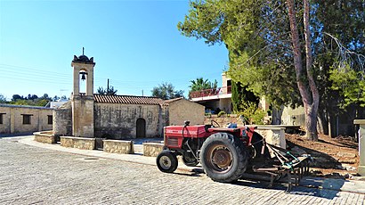 How to get to Πάνω Ακουρδάλια with public transit - About the place