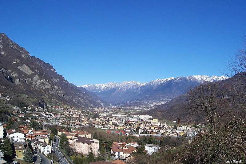 File:Panorama della Valle Camonica e Gruppo dell'Adamello da Gorzone - Darfo Boario Terme (Foto Luca Giarelli).jpg