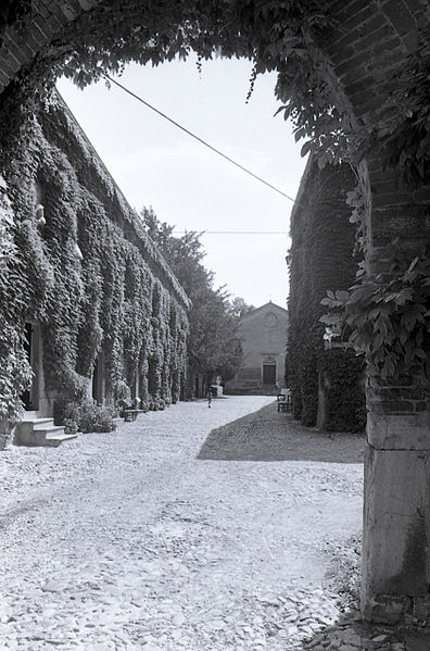 File:Paolo Monti - Servizio fotografico (Italia, 1981) - BEIC 6354303.jpg