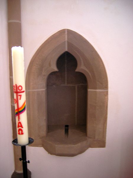 File:Piscina sankt marien homberg.jpg