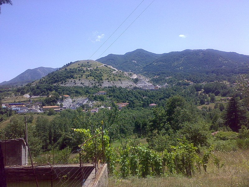 File:Piscitella e Arena Bianca - panoramio.jpg