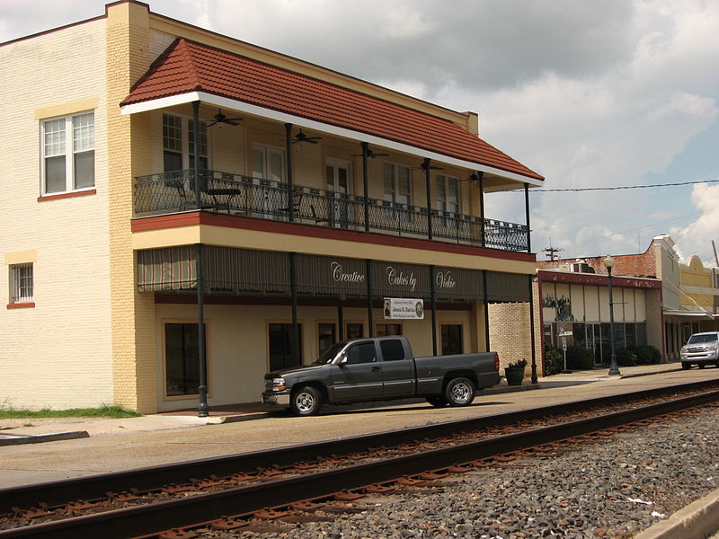 File:Plaquemine, Louisiana Creative Cakes.jpg