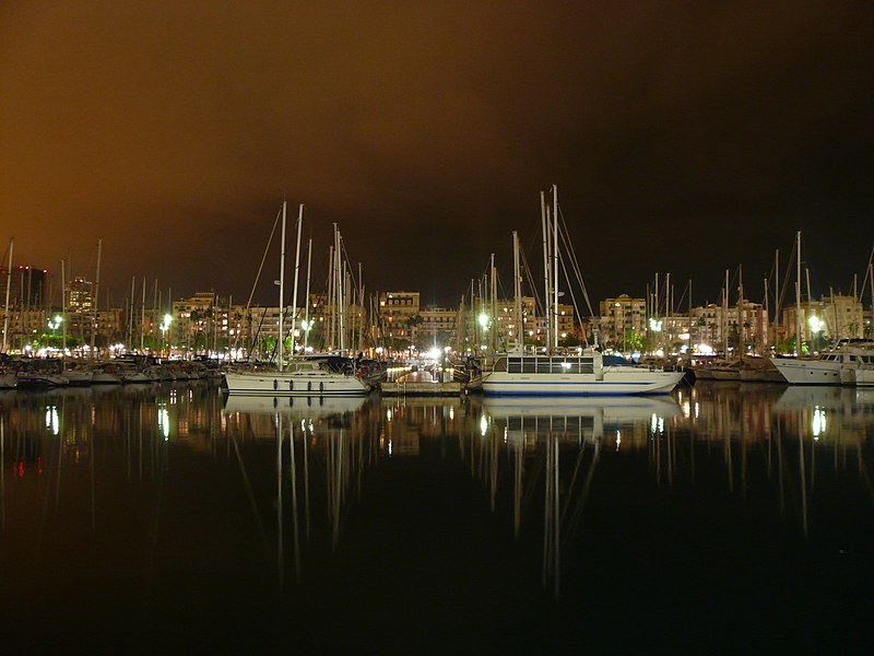 File:Port Vell de nit P1230582.JPG