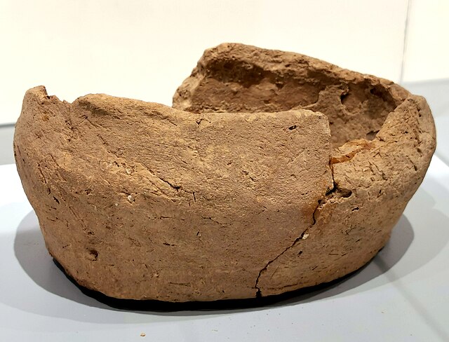 Pottery bowl from Jarmo, Mesopotamia, 7100-5800 BCE.