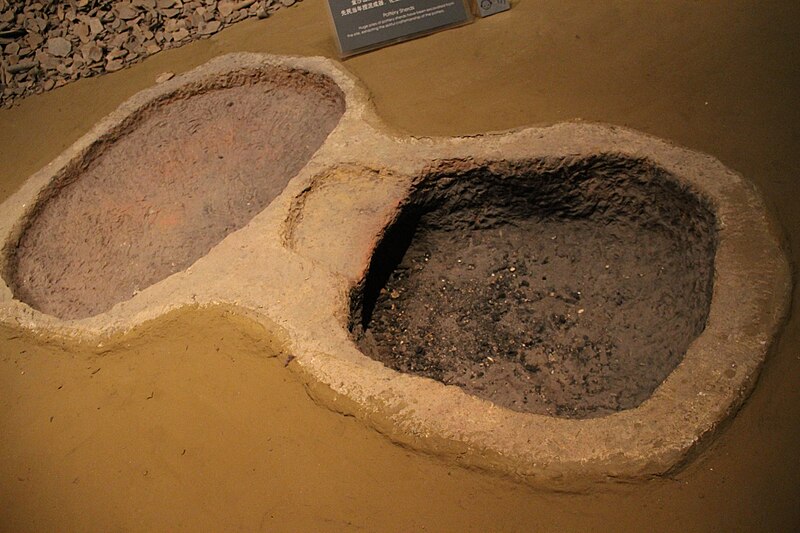 File:Pottery kiln found at Jinsha.jpg