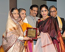 Pratibha Devisingh Patil presenting the Sangeet Natak Akademi Award-2009 to Ms. Ananda Shankar Jayant for her outstanding contribution to Bharatanatyam.jpg