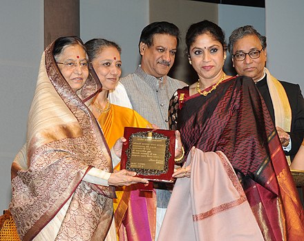 Pratibha Devisingh Patil presenting the Sangeet Natak Akademi Award-2009 to Ms. Ananda Shankar Jayant for her outstanding contribution to Bharatanatyam