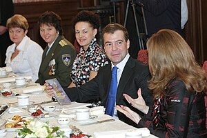 English: Dmitry Medvedev meets with Russian women before the International Women's Day Русский: Президент России Д.Медведев провел встречу с представительницами "неженских" профессий накануне праздника 8 Марта