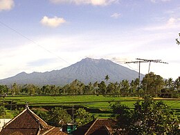 Raung_Mountain_view_from_Kalibaru_Wetan%2C_East_Java%2C_Indonesia.jpg