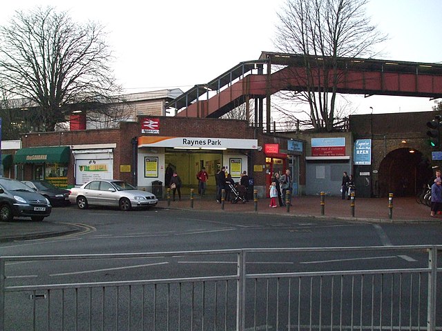 Raynes Park station, south entrance