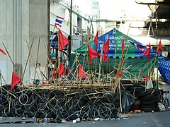 2010 Protesty Polityczne W Tajlandii: Geneza konfliktu, Manifestacje uliczne – marzec 2010, Eskalacja konfliktu – kwiecień 2010