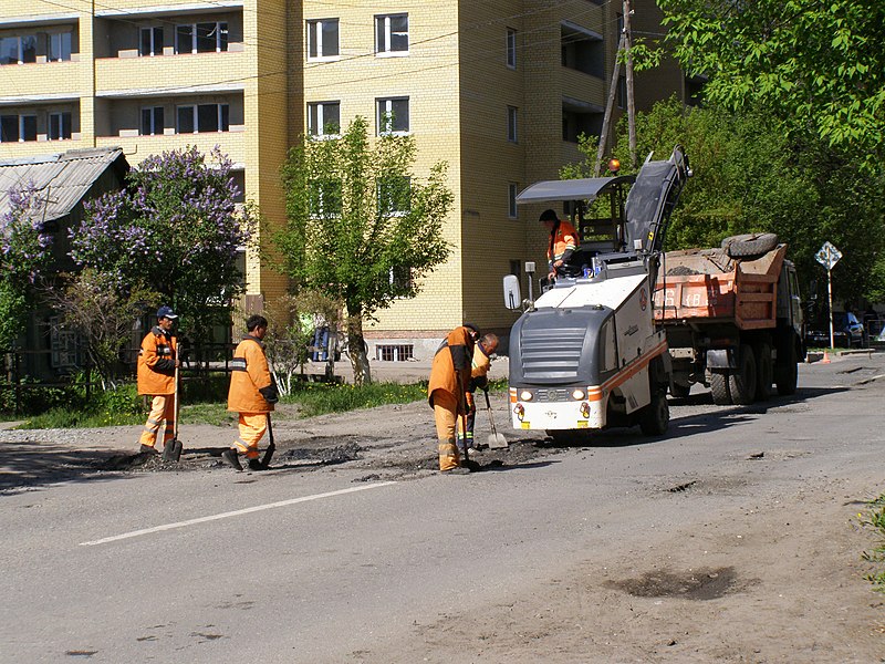 File:Riparado de vojo en Tjumeno 01.jpg