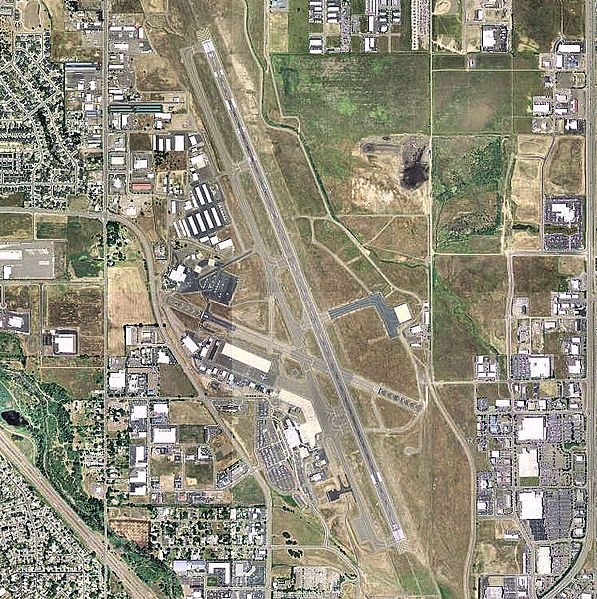 File:Rogue Valley International-Medford Airport - Oregon.jpg